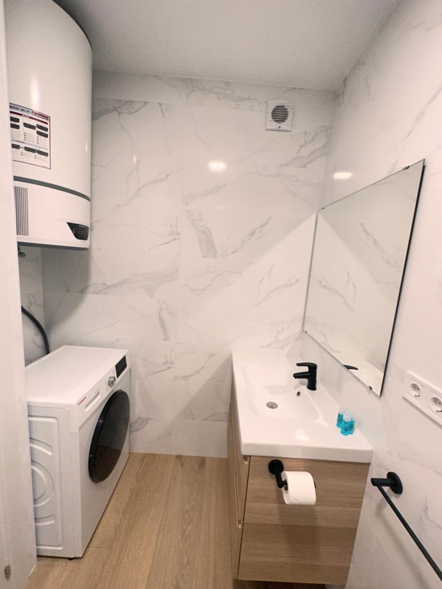 Artes Y Oficios Apartaments Ab Валенсия Екстериор снимка